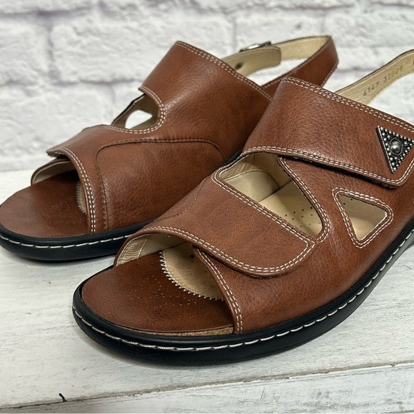 Fidelio Women's Hallux Fabia Bunion Relief Adjustable Sandal - Picture 7 of 16